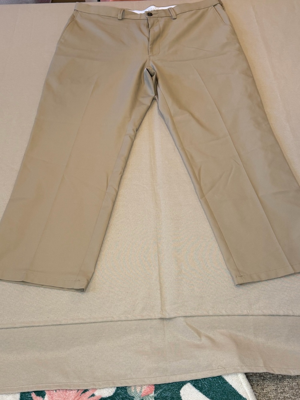 Haggar Men's Khaki Chinos - Light Tan